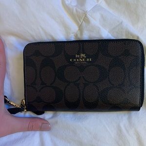 Coach Women’s Clutch Wallet